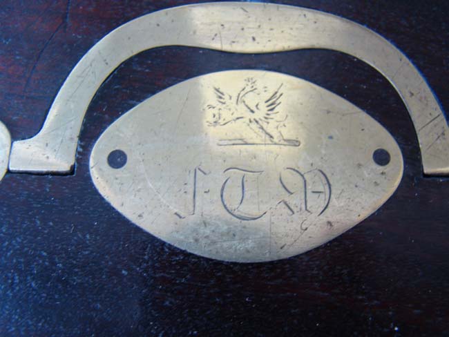 An early 19th century century English brass mounted mahogany Gentleman's travelling box circa 1820-1840 — image 4